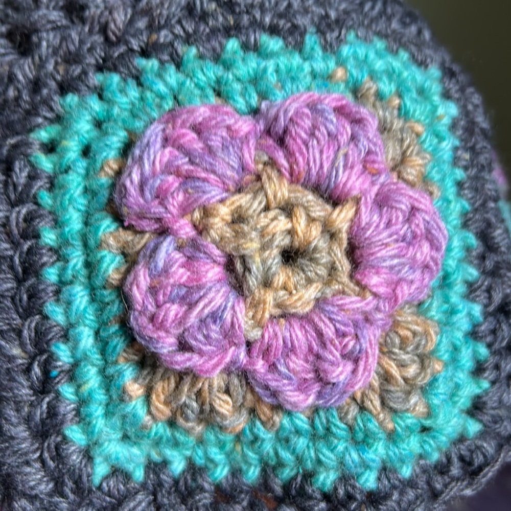 Crochet  flowers medium beanie wool blend winter new cute - Picture 7 of 10